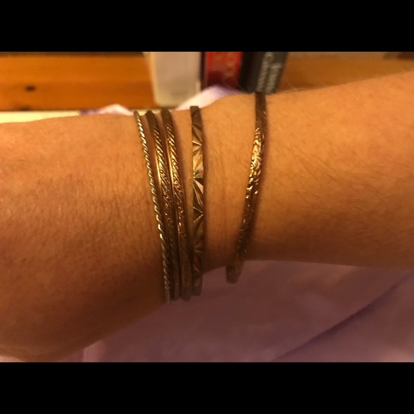 5 bangle bracelets dark rose color - Picture 4 of 4